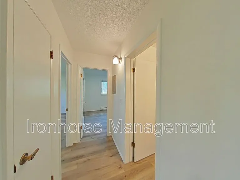 809 W Villard St #44 — Photo 8