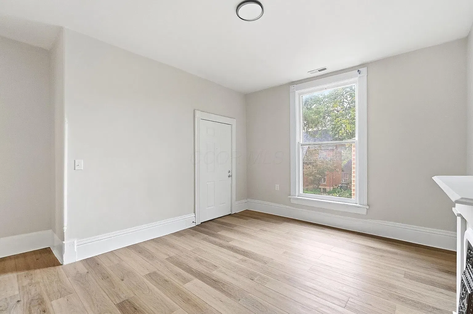 3 bed, 1900 sqft, $2,400 — Photo 4