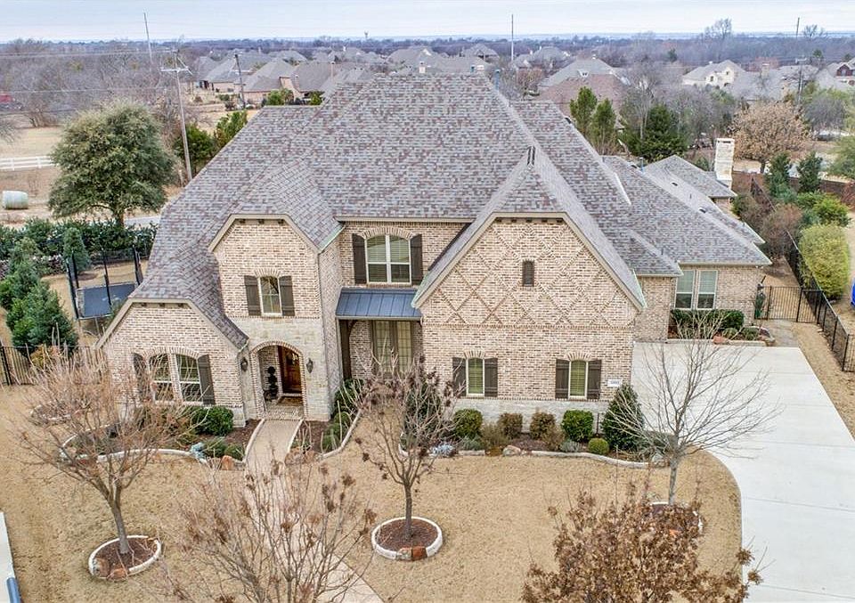 1st image of 1801 Windy Hill Ln