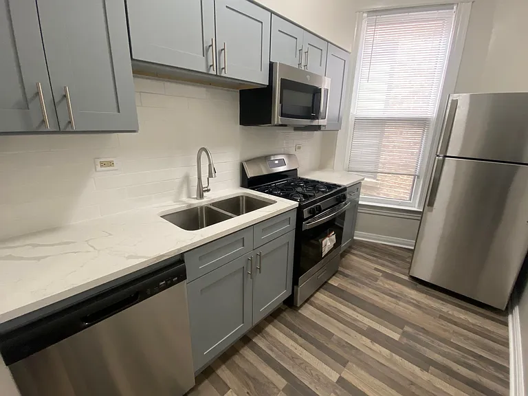 1514 W Wilson Ave #3R — Photo 3