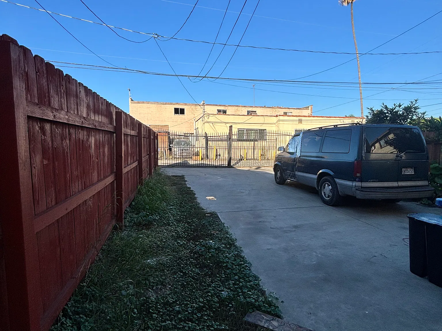 3 bed, 986 sqft, $3,300 — Photo 3