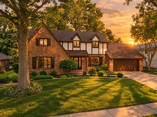 336 Friar Tuck Dr, Schererville, IN 46375