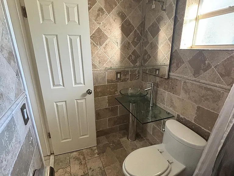 1301 N 12th Ct #12A — Photo 11