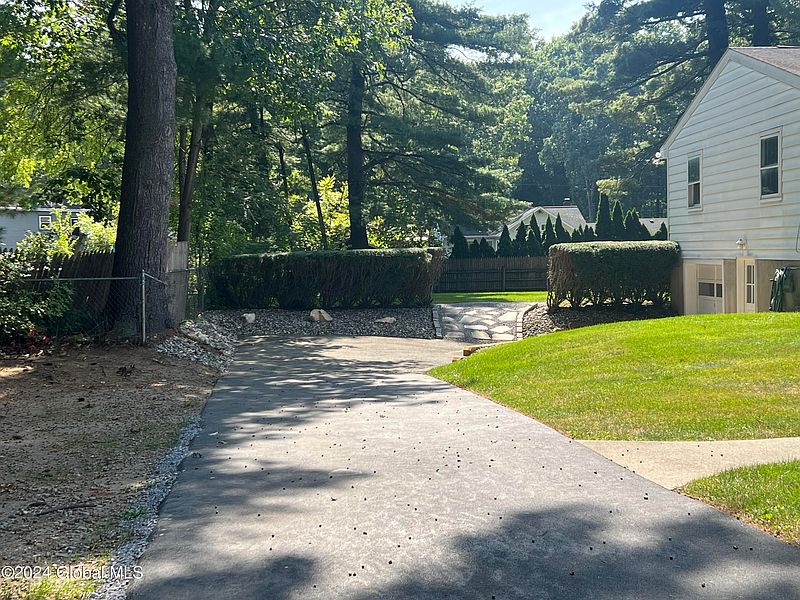 3rd image of 39 Collamer Drive