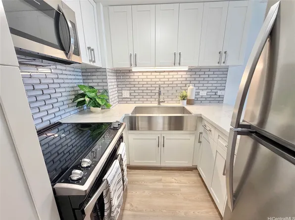 876 Curtis St APT 2908, Honolulu, HI 96813