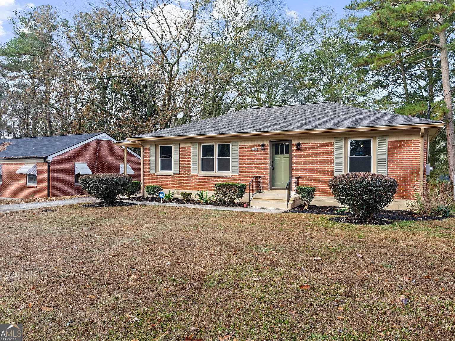 3 bed, 1.0 bath, 1101 sqft, $2,800 — Photo 3