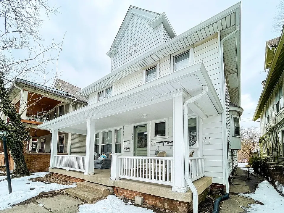 2043 N Talbott St #1