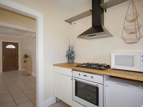 2nd image of 53-3936 Hiwahiwa St