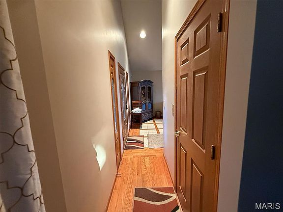 3rd image of 605 Wildwood Ln