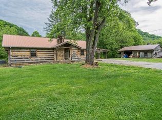 1317 River Dr, Celina, TN 38551