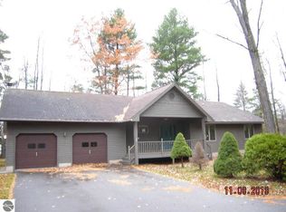 8617 Partridge Trl, Elk Rapids, MI 49629