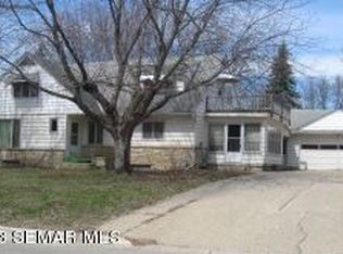 413 Hawthorne St, Albert Lea, MN 56007