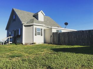 110 W 4th St, Maxwell, NE 69151