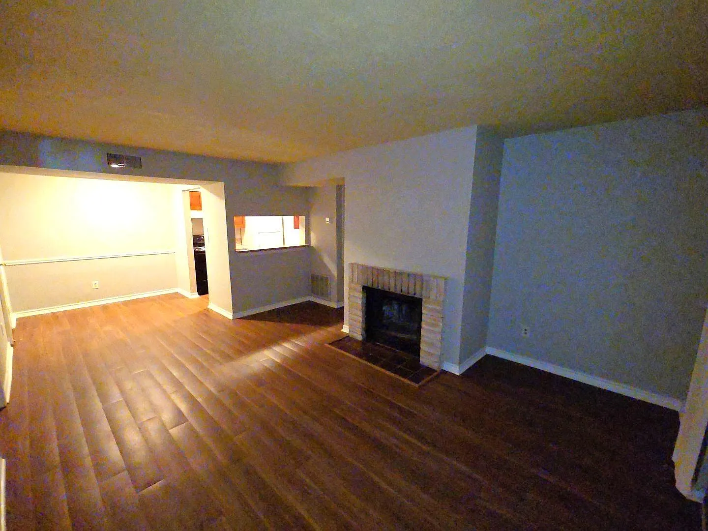 2 bed, 2.0 bath, 1852 sqft, $950 — Photo 3