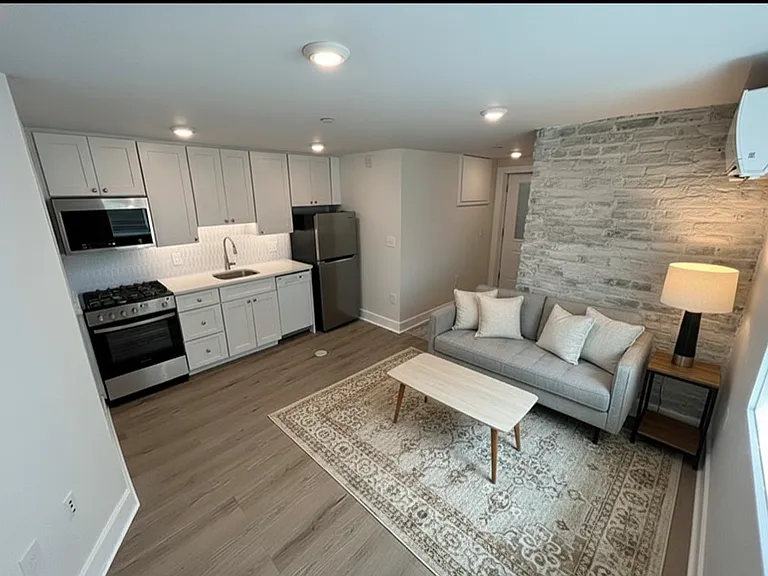 336 Channing St NE #B — Photo 1