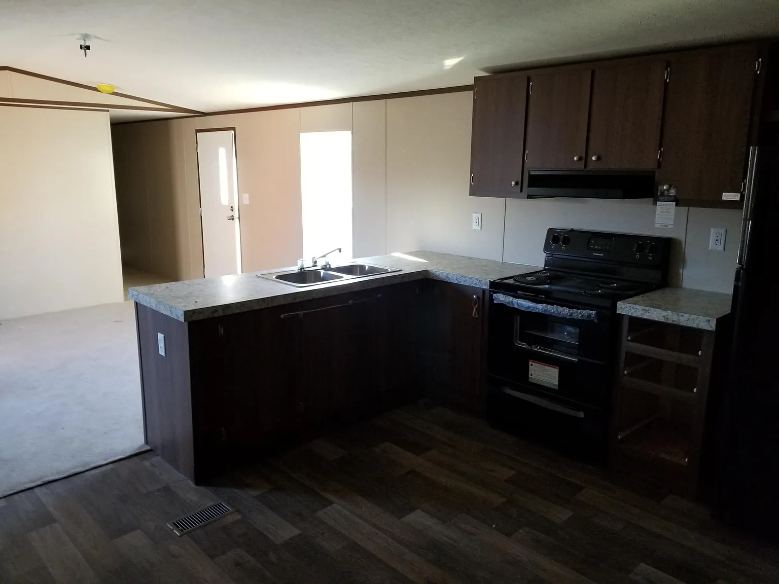 3 bed, 1064 sqft, $1,100 — Photo 4