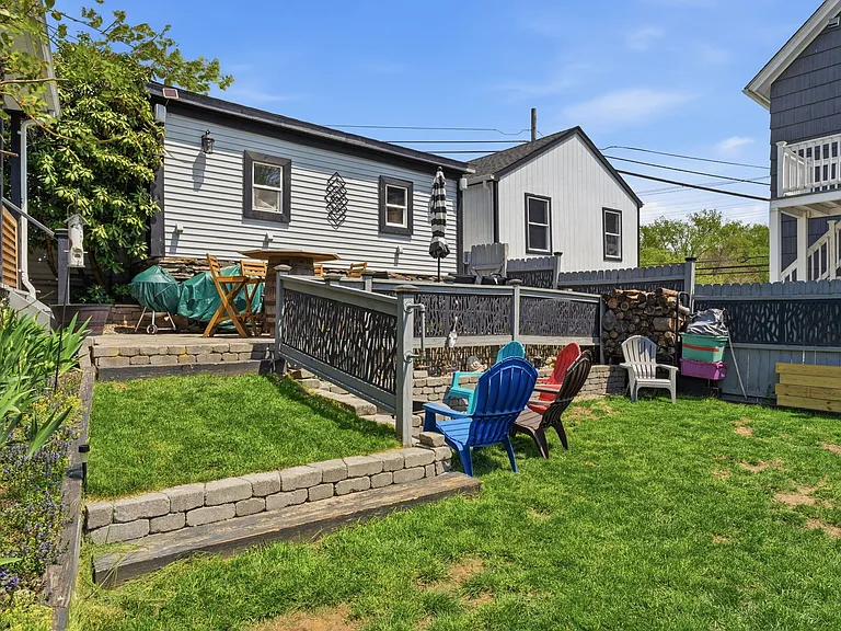 9 Hunters Rd #B — Photo 28