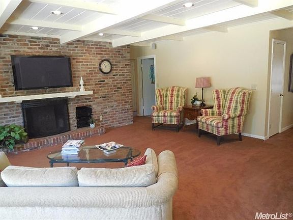 4th image of 3660 E Country Club Ln