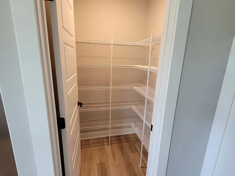 332 Marie Ave — Photo 11