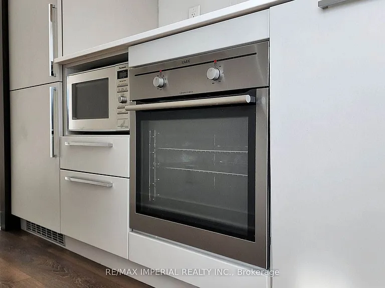 15 Grenville St #2803 — Photo 16