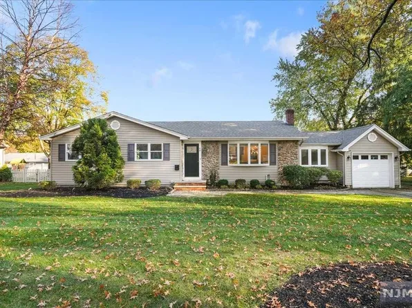 49 Highwood Rd, Ramsey, NJ 07446