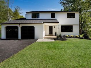 258 Hawthorne Cir, North Wales, PA 19454