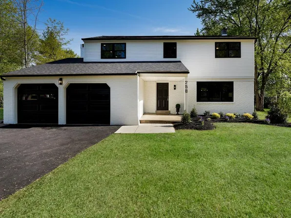 258 Hawthorne Cir, North Wales, PA 19454