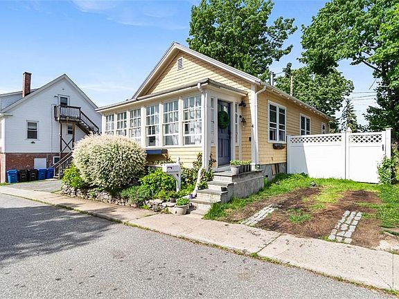 4th image of 4 Findlay Pl