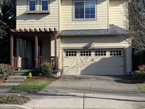 3rd image of 1625 NE Falls Dr