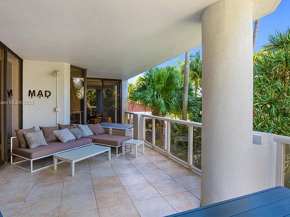 5th image of 3600 Yacht Club Dr #1
