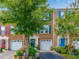 16 New Castle St, Farmingdale, NJ 07727