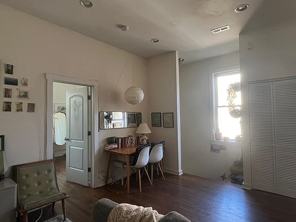 4th image of 727 N Hoyne Ave APT 2F