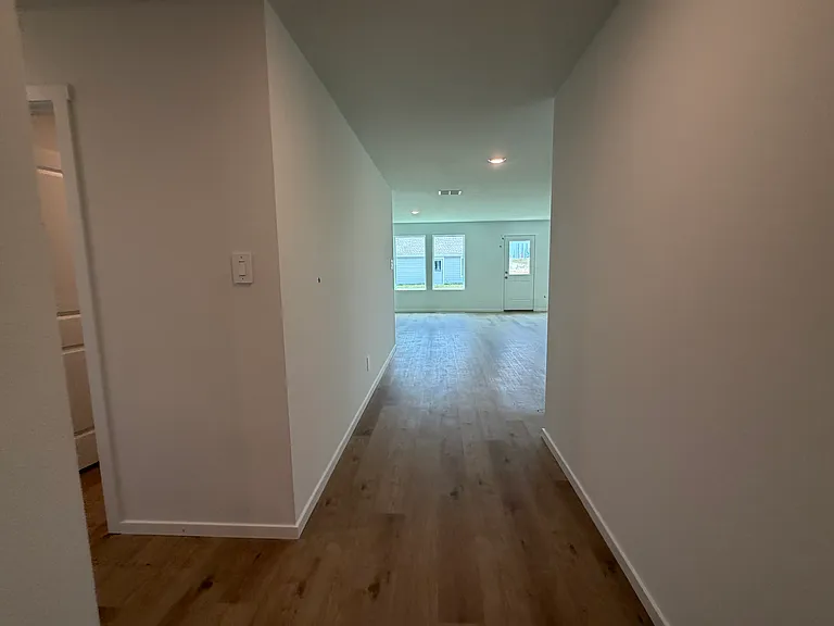 323 Nola Ln — Photo 5