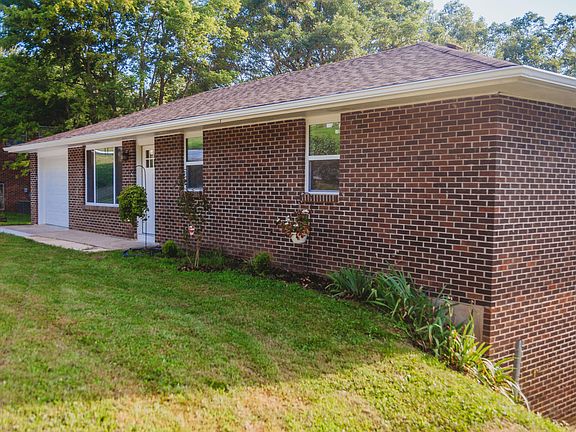 2nd image of 2614 Meadowview Dr