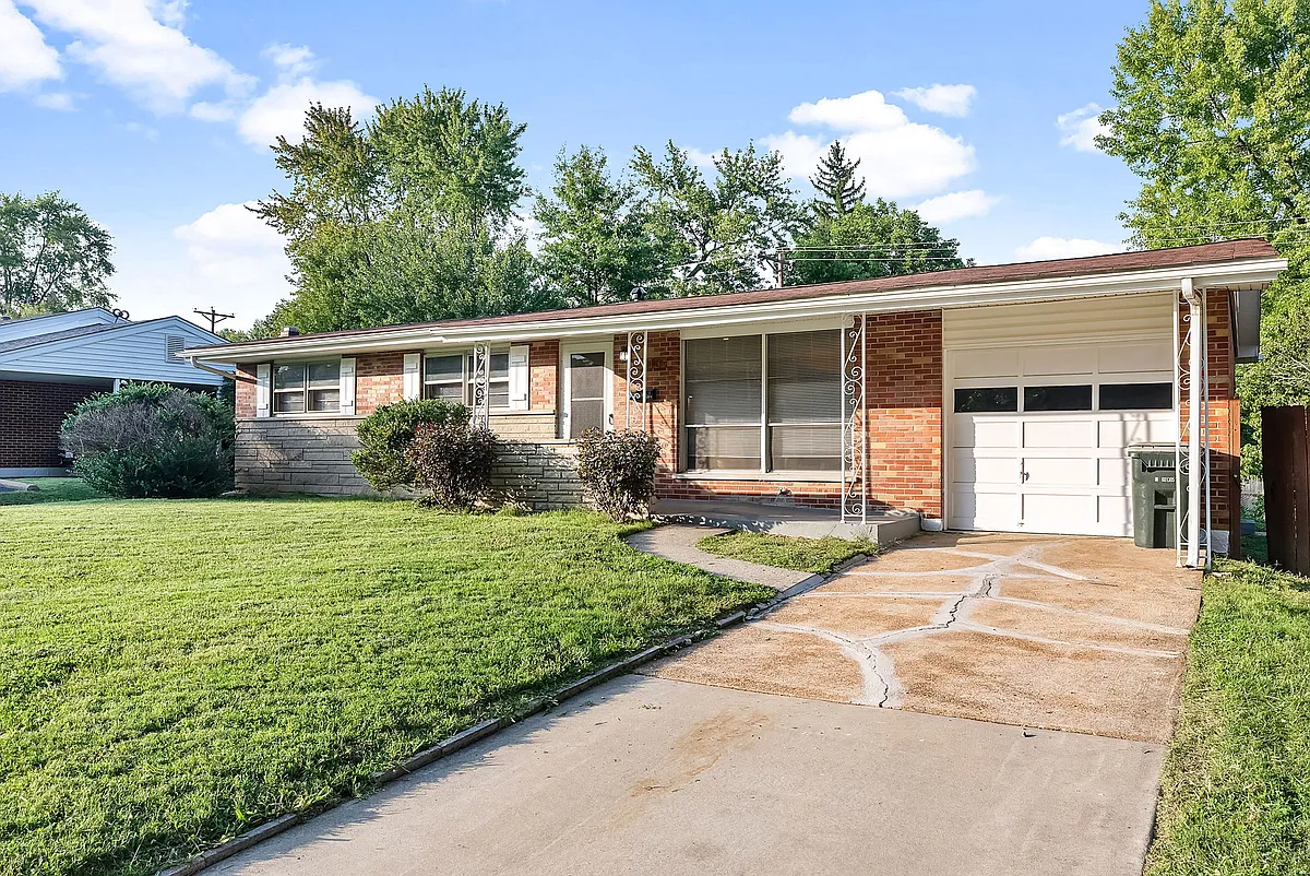 Building Photo - 813 Riderwood Dr