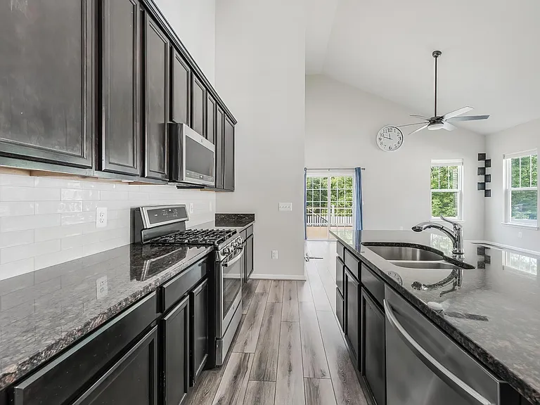 12199 Aster Rd — Photo 19