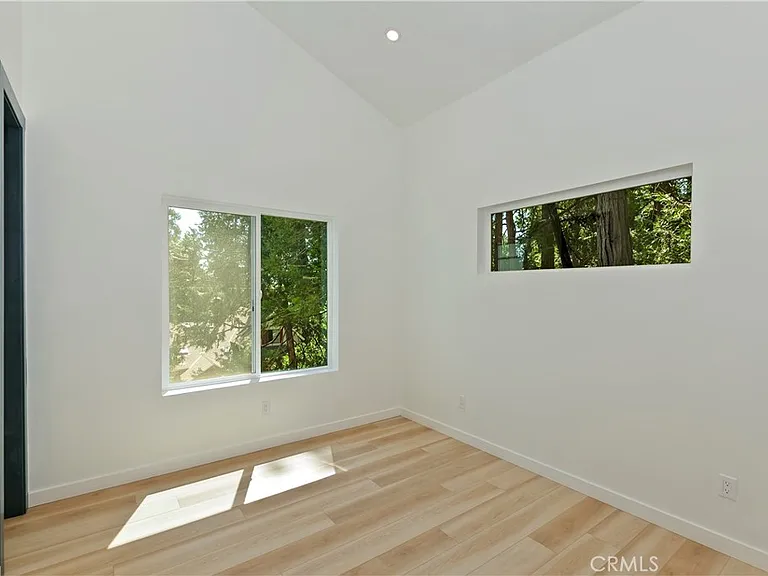441 Oriole Dr #3 — Photo 32