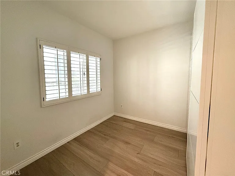 2243 Martin #110 — Photo 14