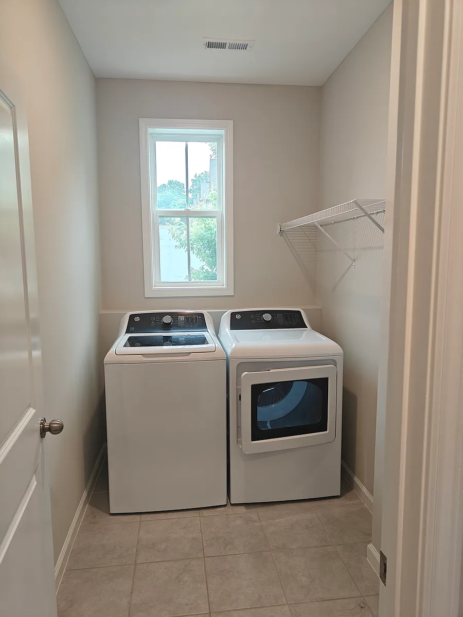 Laundry room - 2815 Bishopstone Way