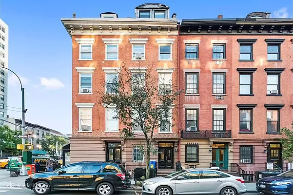 Rented by Compass | media 2