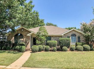 1323 Falcon Dr, Lewisville, TX 75077