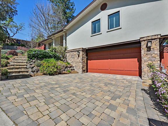 3rd image of 120 La Mesa Dr