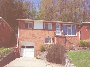 553 Lucia Dr, Pittsburgh, PA 15221