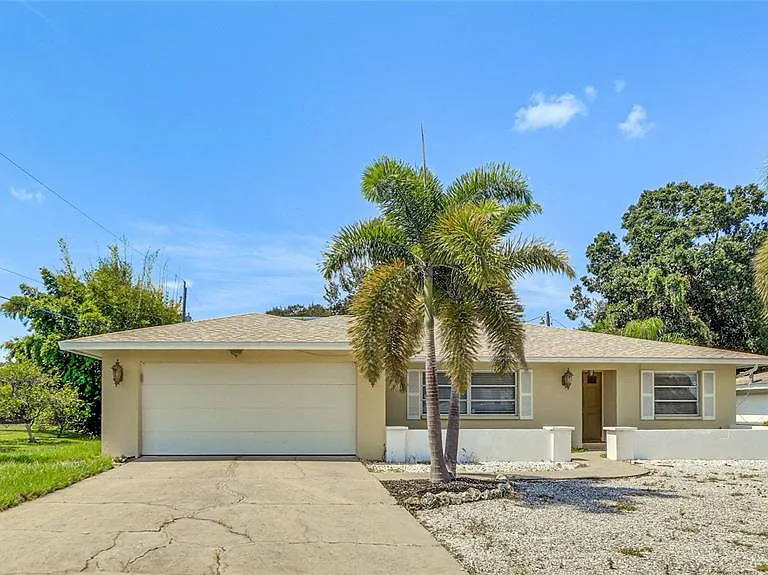 5008 Medalist Rd — Photo 1