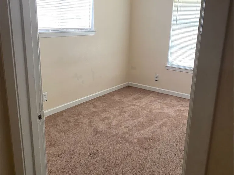 4527 Clear Spring Dr — Photo 9