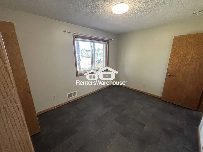 329 Alexander Ct — Photo 20