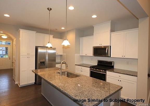 3rd image of 9407 Glenburn Lane 126 Wakefield