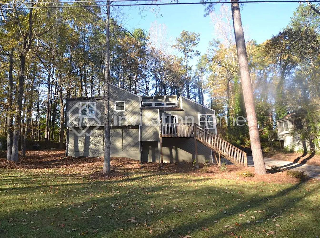 1723 Christie Dr NE Marietta, GA 30066 — Photo 1