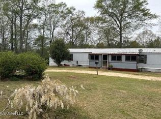 11 Dees Home Rd, Laurel, MS 39443