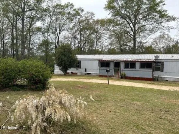 11 Dees Home Rd, Laurel, MS 39443